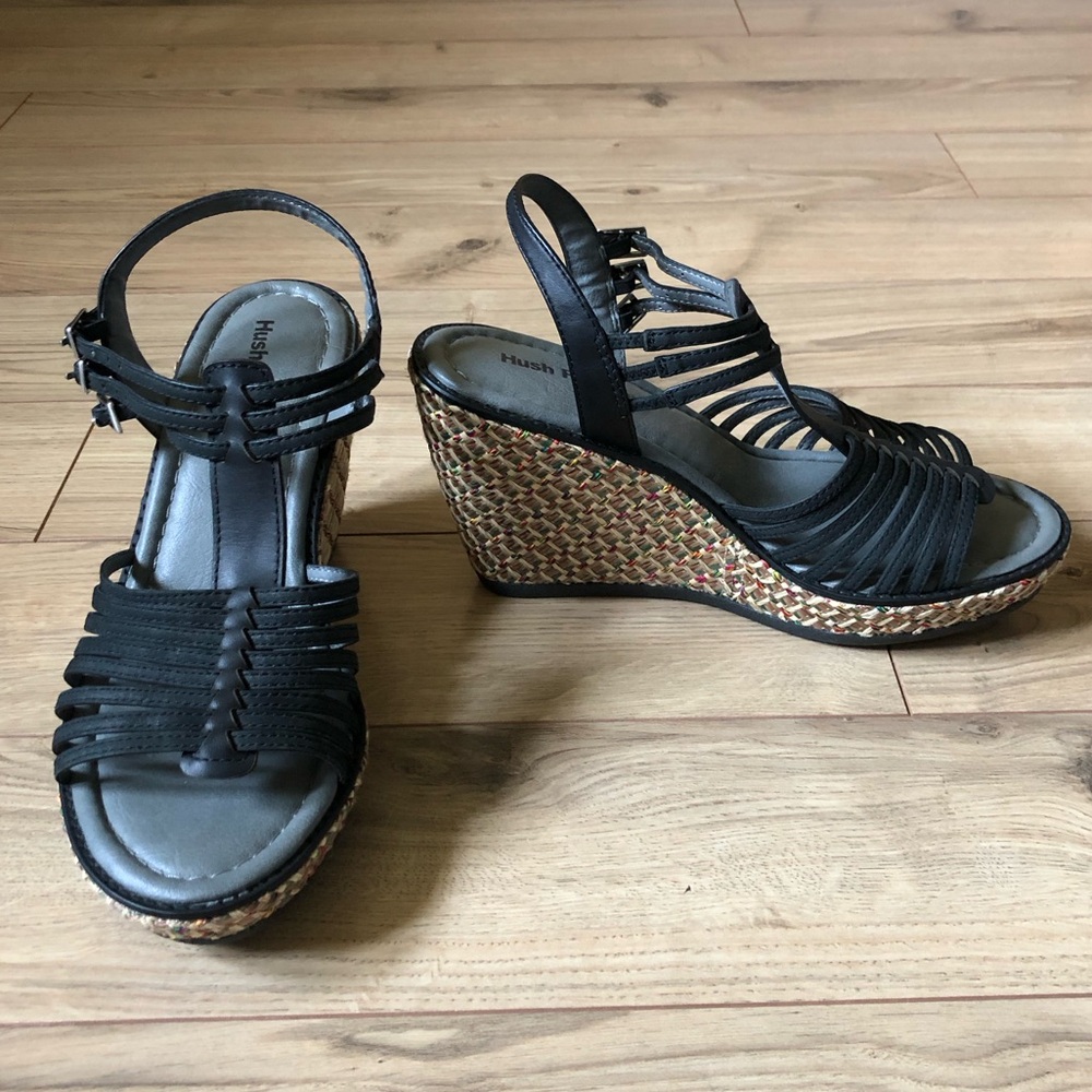 Women’s Hush Puppies Black Strappy Wedge Sandals with Woven Platform size 9